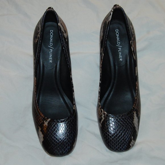 Donald Pliner Corin Snake Print Dress Pump, 6 M - Picture 3 of 10